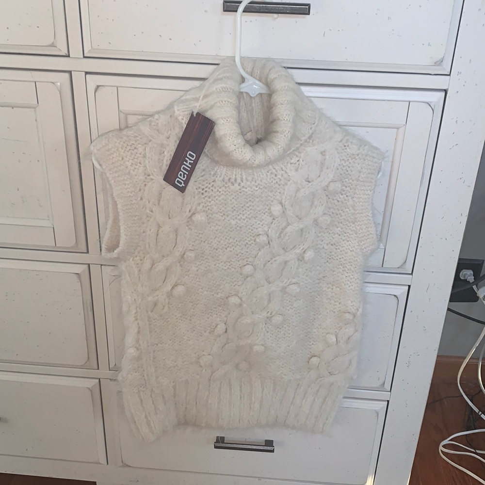 Brand new never worn with tags size xs qenko turtleneck